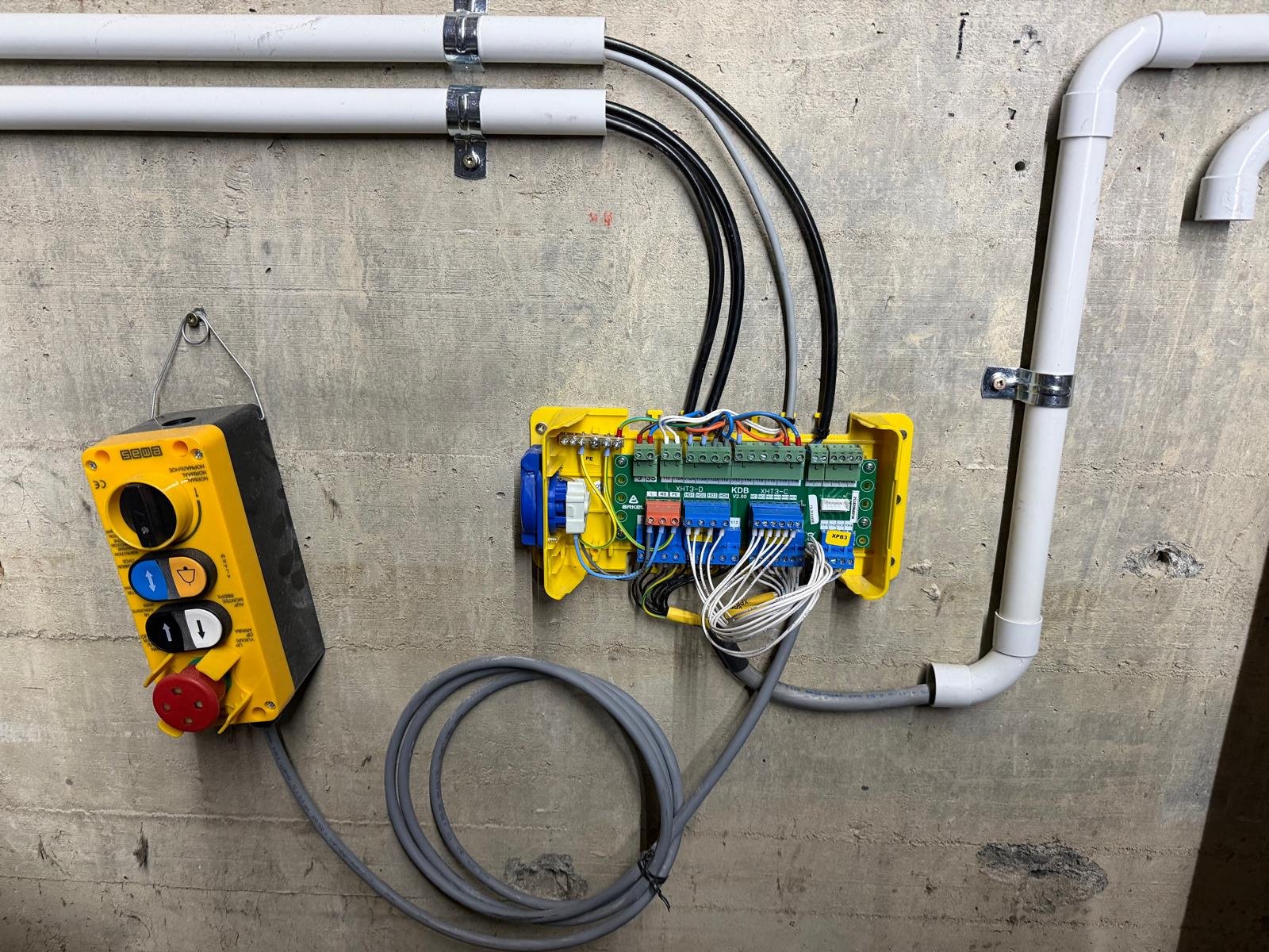 Lift pit control wiring and inspection controls